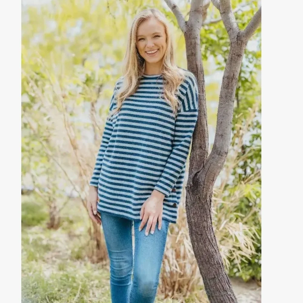 SIMPLY Southern Striped Sweater. Size Large - Picture 1 of 3